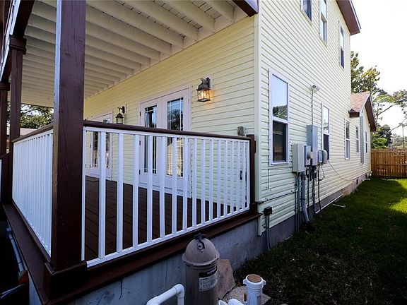 4th image of 949 48th Ave N