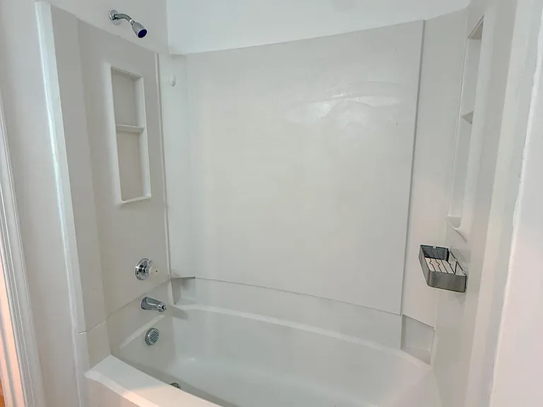 4247 The Oaks Dr — Photo 18