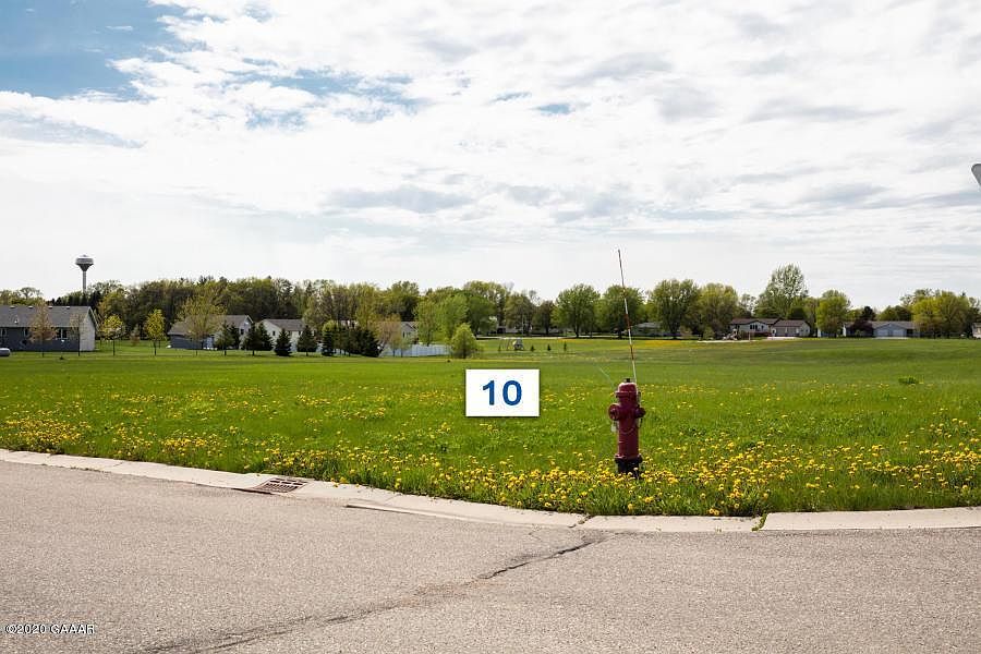 2nd image of 507 5th St E Lot 10