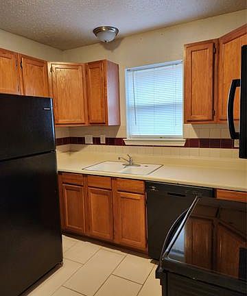 3rd image of 207 W Owens St