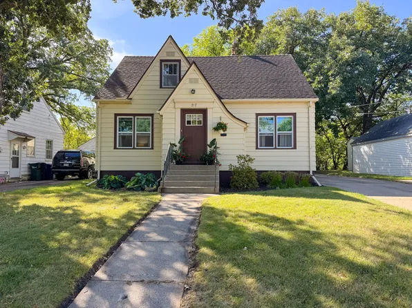 217 W Church St, Fergus Falls, MN 56537