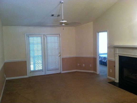 3rd image of 944 Stoney Brook Ct