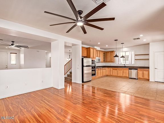 4th image of 2836 W Greenstreak Dr
