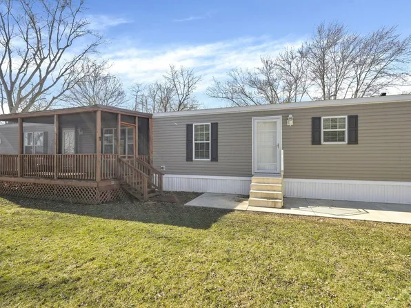 22 Skyline Dr, Ashville, OH 43103