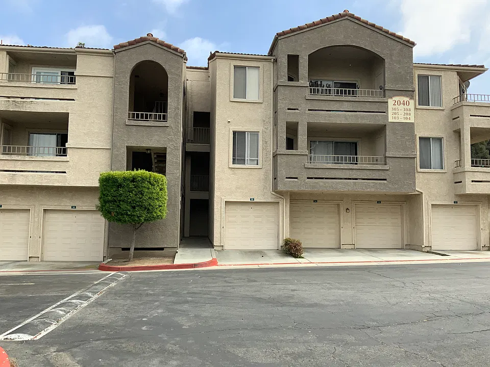 2040 Las Colinas Cir #305
