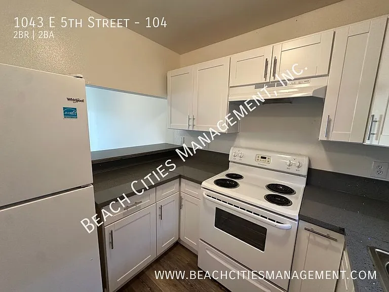 1043 E 5th St #104 — Photo 7