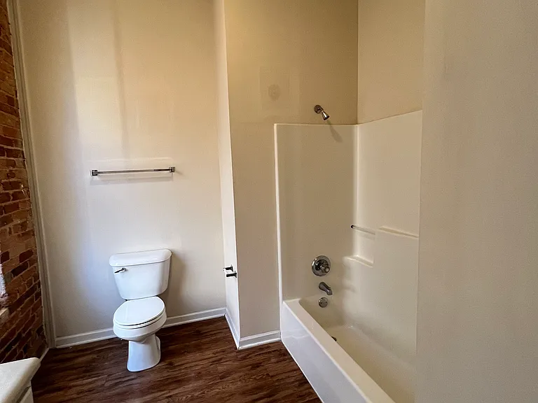 196 W Main St #4 — Photo 10