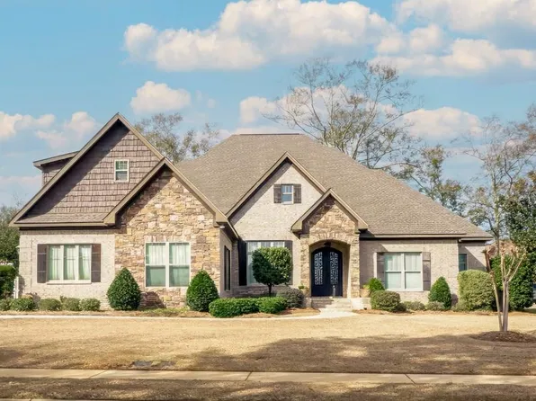 204 Shandwick Ct, Dothan, AL 36305