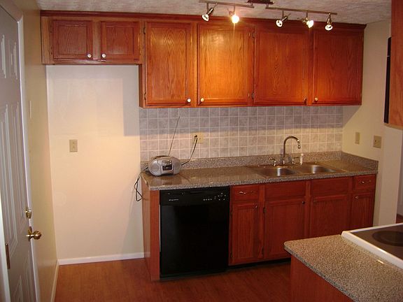 2nd image of 2514 Hingham Ln