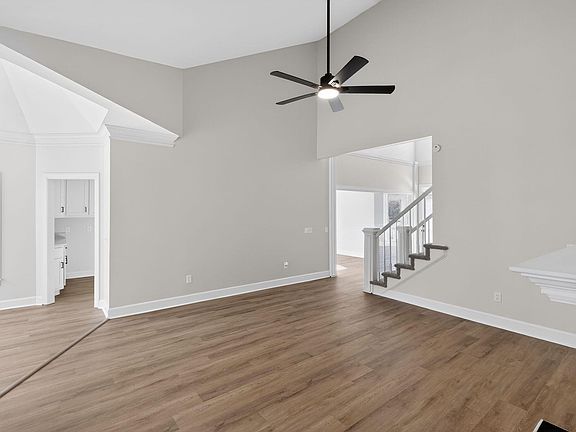 5th image of 4 Dunrobin Ln