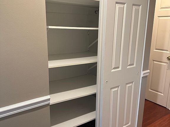 3rd image of 524 Willow Turn #B