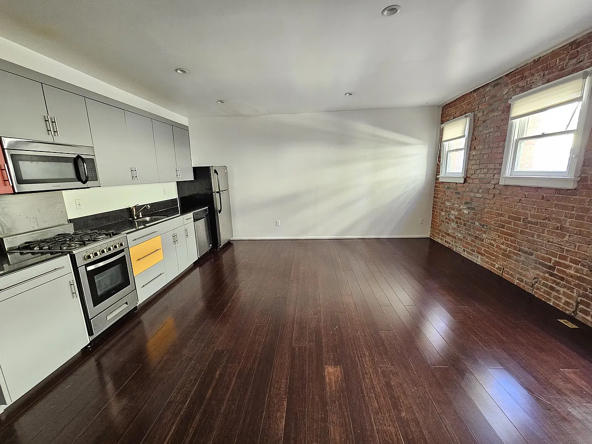 Building Photo - 1234 N Formosa Ave #7