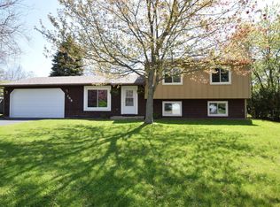 156 Pheasant Ln, Fredonia, WI 53021
