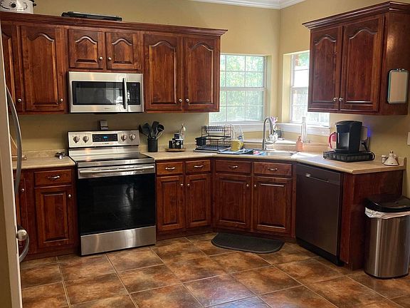 5th image of 215 Ridgeview Dr