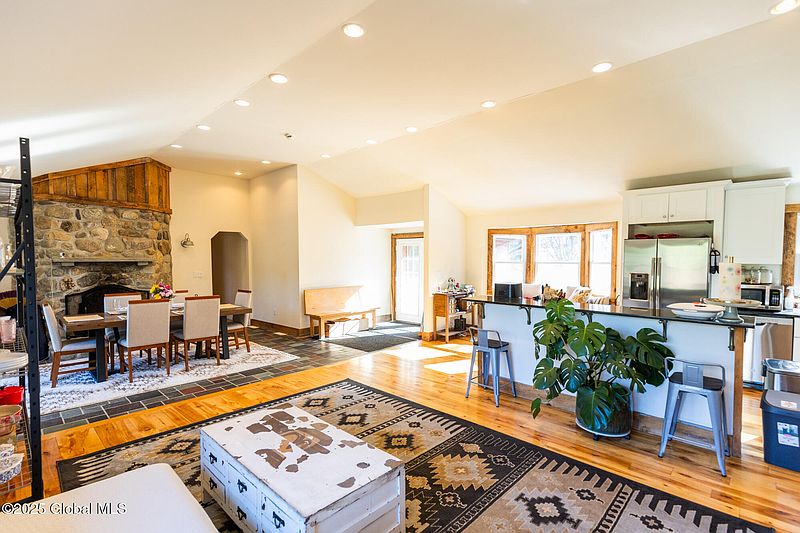 3rd image of 99 Wilsey Road
