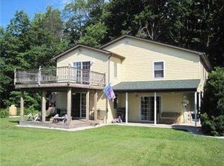 660 Beach Dr, Fairview, PA 16415