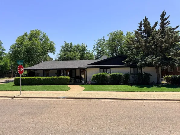802 W 6th St, Idalou, TX 79329