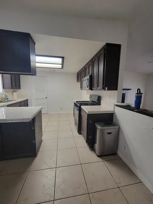 4 bed, 2.0 bath, 1902 sqft, $2,875 — Photo 4