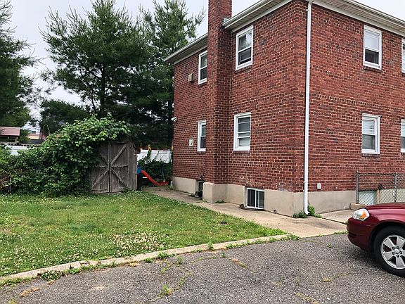 5th image of 1197 North Broadway