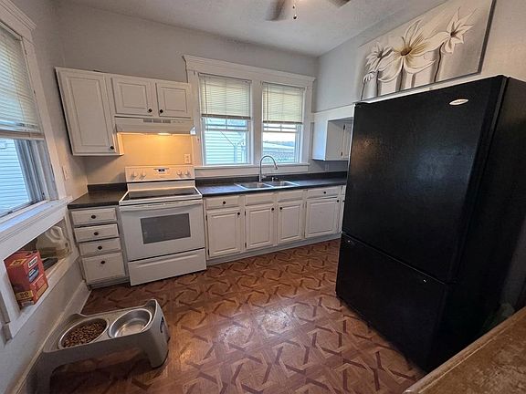 4th image of 213 Conwell St