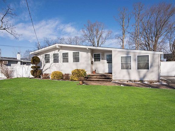 2nd image of 8 Dennis Dr
