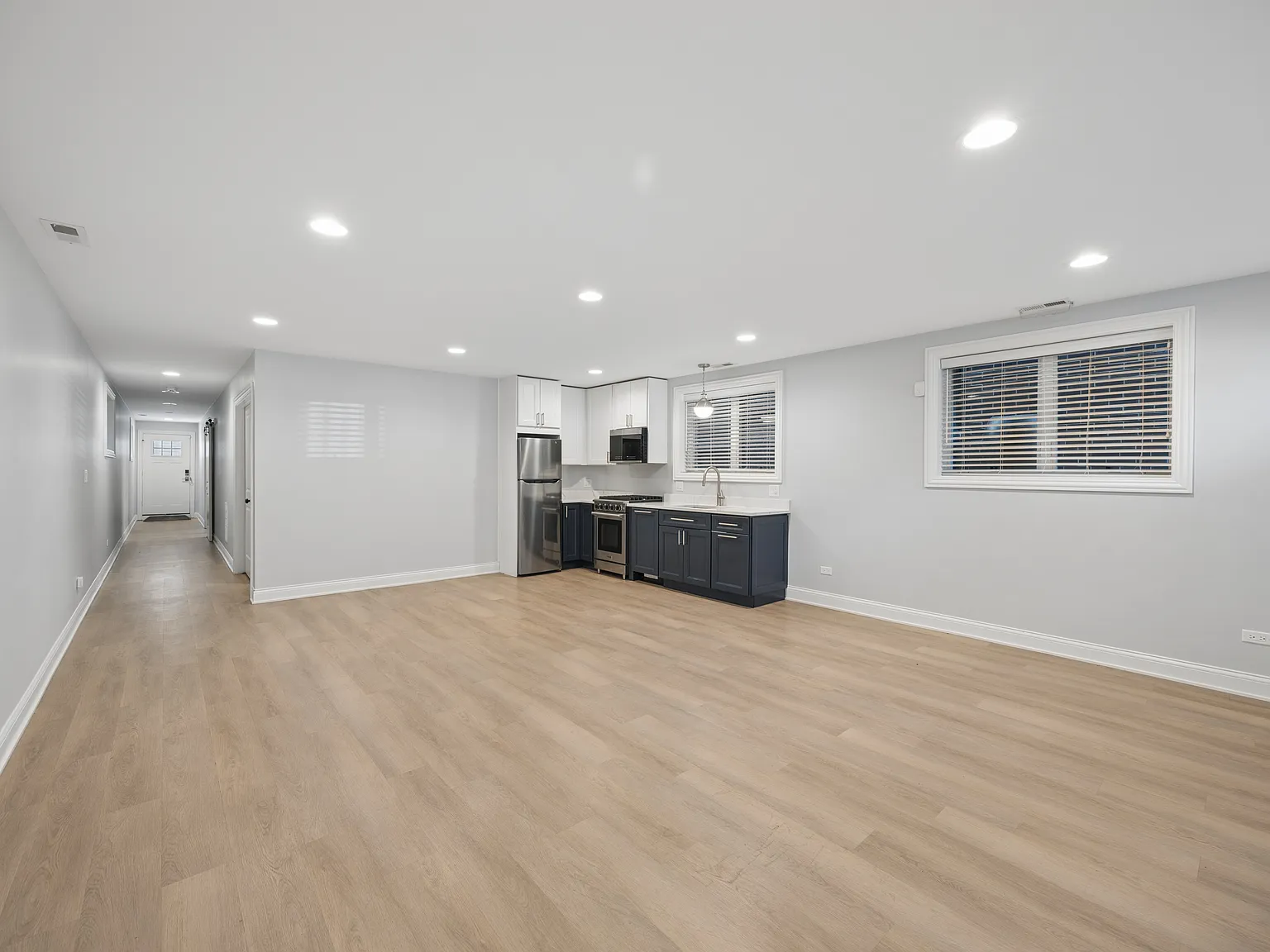 1 bed, 900 sqft, $1,750 — Photo 2