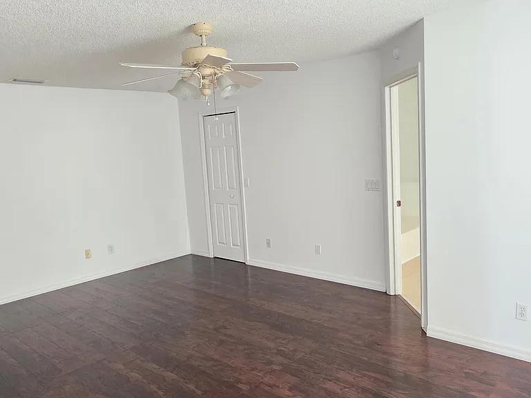 6448 NW Colgate St — Photo 12