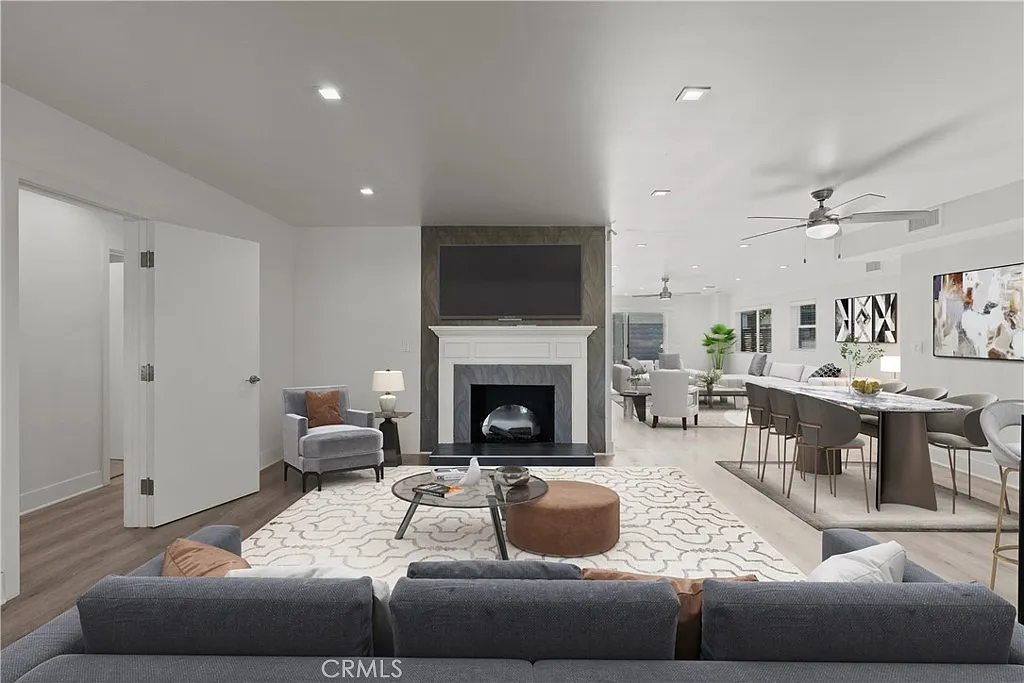 3 bed, 2.5 bath, 1998 sqft, $5,495 — Photo 2