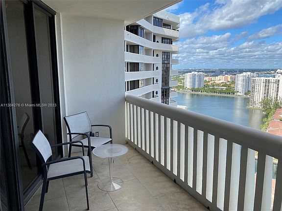 2nd image of 1000 W Island Blvd APT 2905
