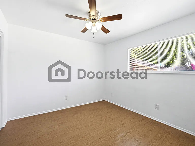1710 Kenwood St #3 — Photo 17