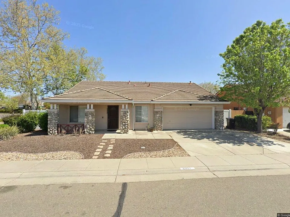 8461 Orchard Creek Way