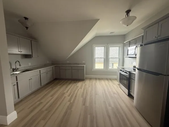 467 Middle St, Fall River, MA 02724