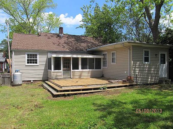 2nd image of 121 W Ocean Ave