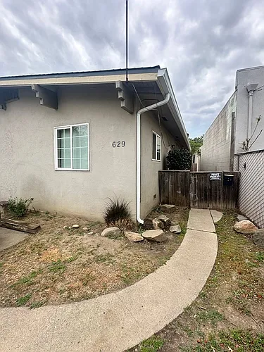 629 N Sacramento St Photo 1