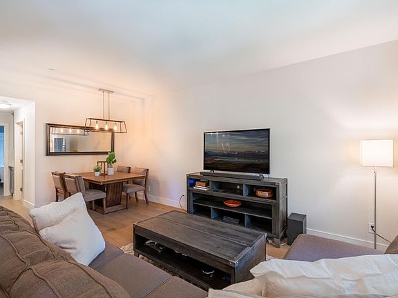 5th image of 987 La Mesa Ter Unit F