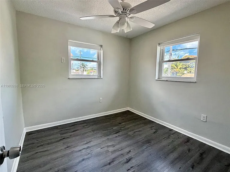 1305 NW 4th St #3 — Photo 8