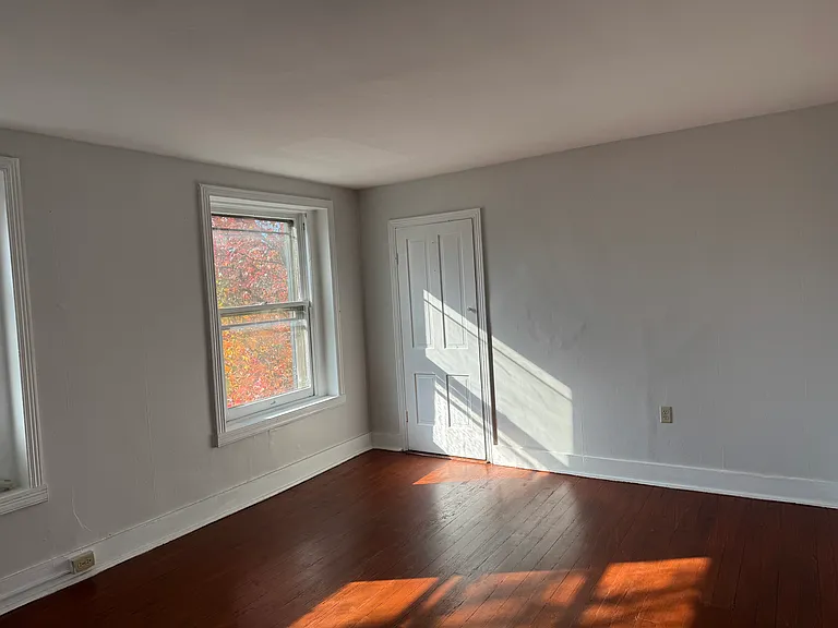 31 E 2nd St #3 — Photo 9