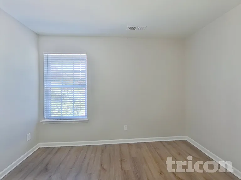 11035 Elven Dr — Photo 13