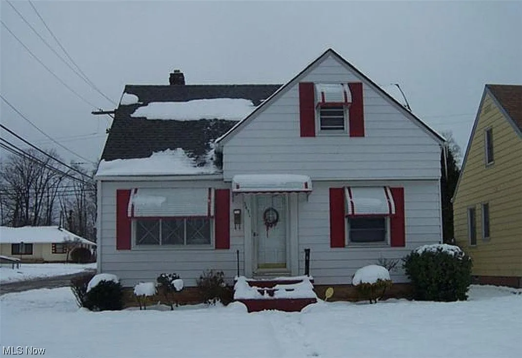 5451 Hollywood Ave photo 1