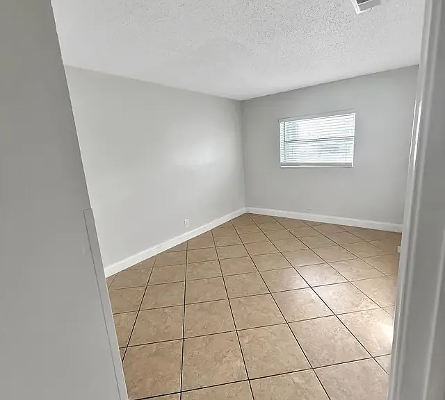 311 NW 42nd Ct #101 — Photo 17