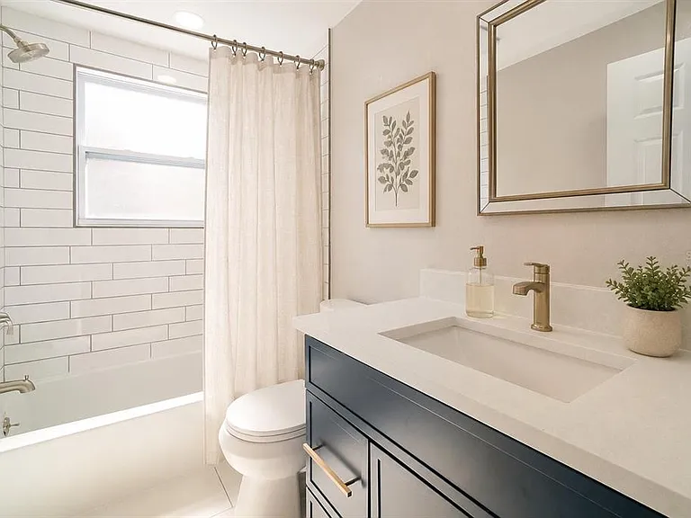437 N Shine Ave — Photo 15