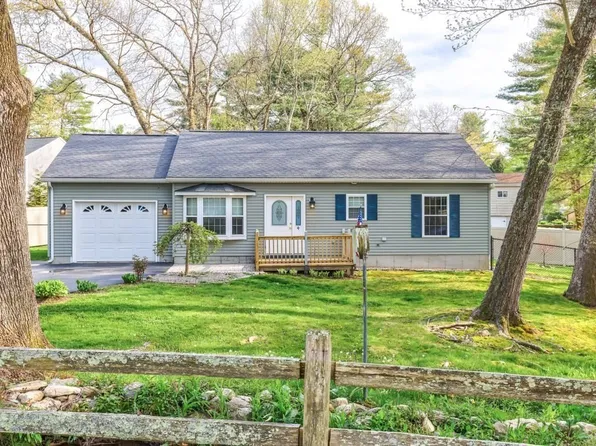 4 Jeffrey St, Webster, MA 01570