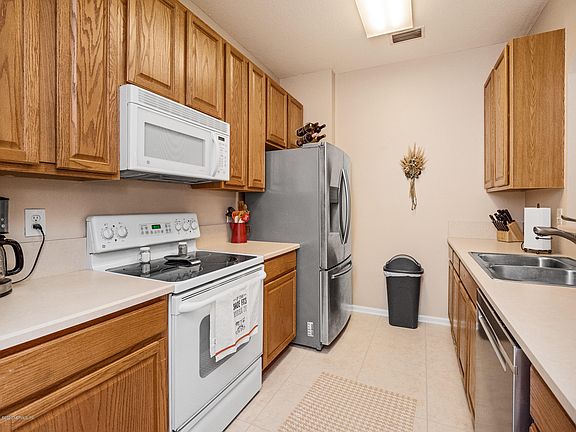 4th image of 7801 Point Meadows Dr Unit 7103