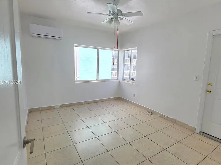 7629 Dickens Ave #4-8 — Photo 12