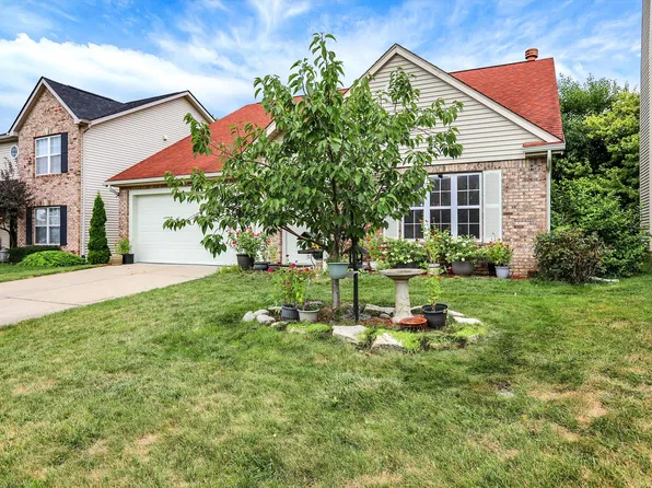 14928 Oak Rd, Carmel, IN 46033