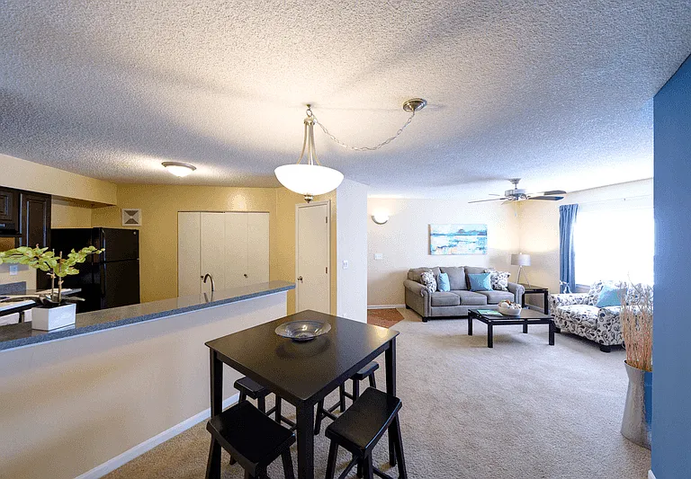 Holly Cove Apartments — Photo 15