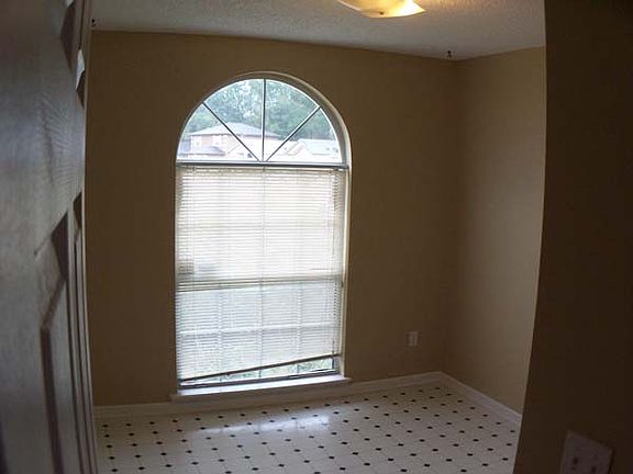 5th image of 1465 Ellis Trace Dr W