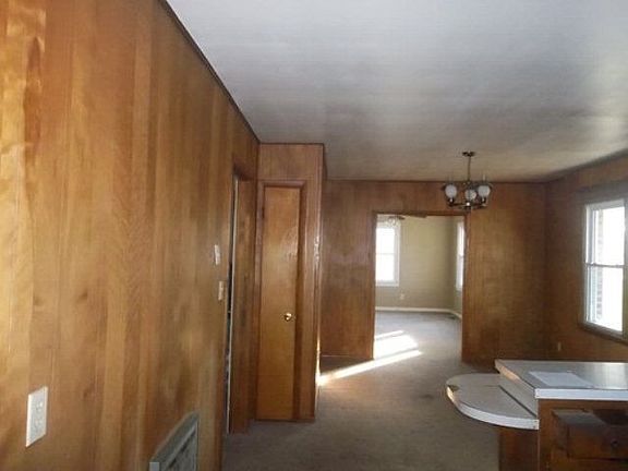 4th image of 306 E Paige St