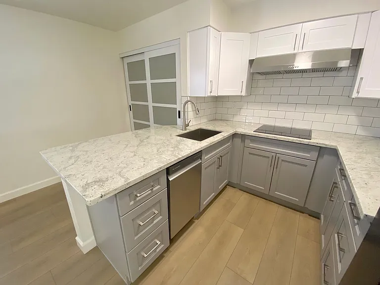 1112 Buena Vista Ave — Photo 4