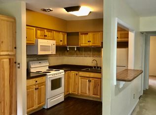 4077 Sanlin Dr, Coraopolis, PA 15108